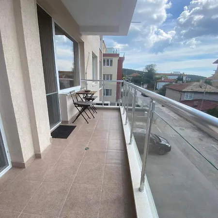 Apartment Sumi Warna